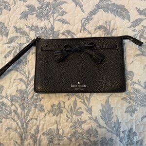 kate spade ♠️ black pebbled leather wristlet with bow tassels ♠️